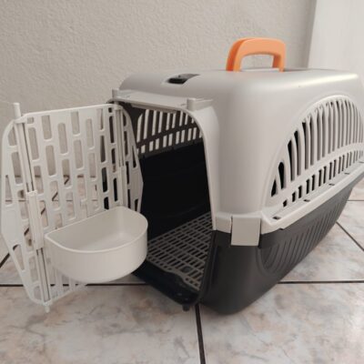 Kennel Gris con Negro